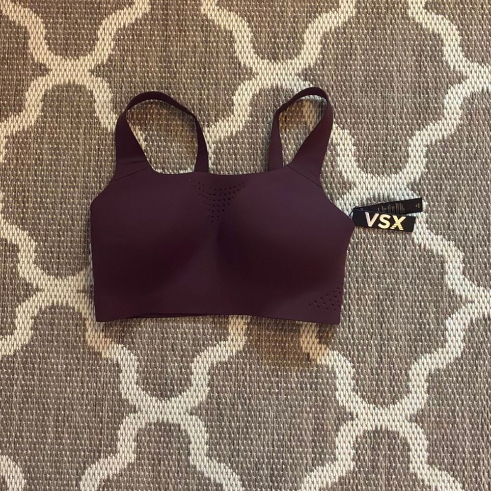 Victoria’s Secret featherweight Max sports bra size 34DD